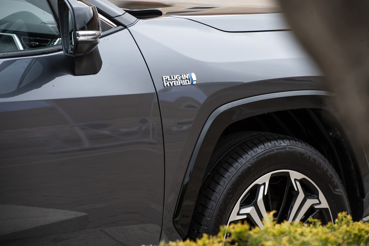 RAV4 Plug-in es el Toyota híbrido enchufable